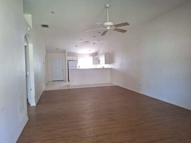 Building Photo - 2BR 2BA plus 1 CAR GARAGE DUPLEX - EDGEWATER