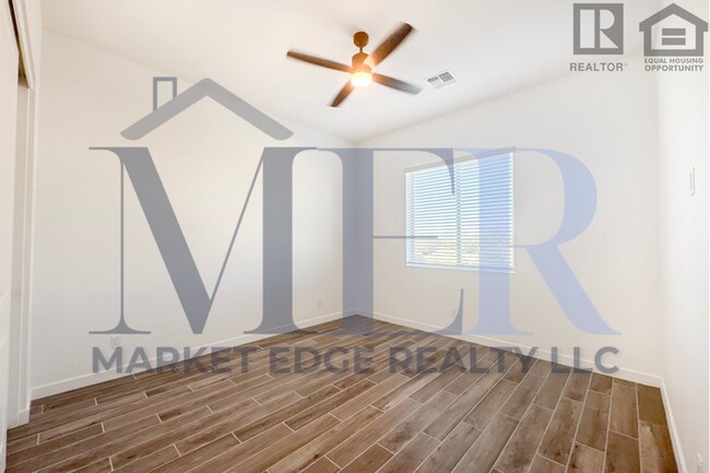 Building Photo - 3Bed/2.5Bath Home in Rio Verde/4 Car Garage! Ready for Immediate Move-In!