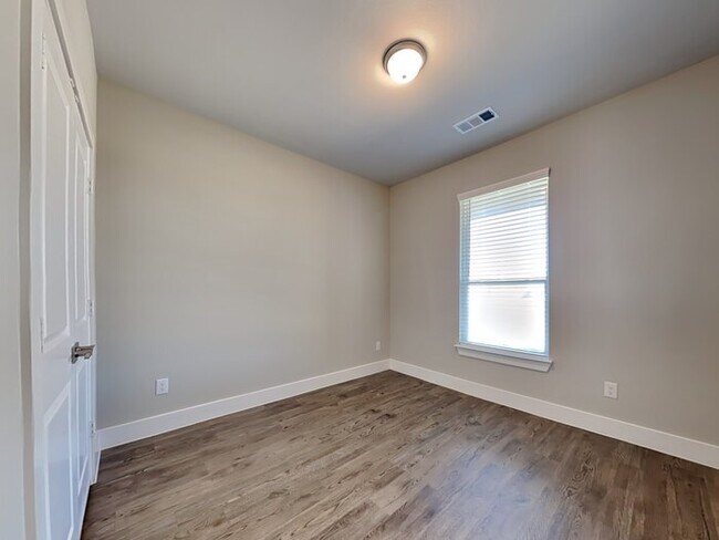 Building Photo - 3429 New York Ave