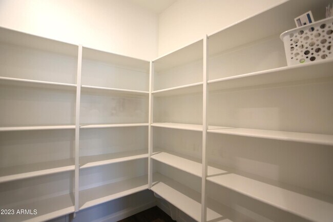 Building Photo - 1201 E Cherrywood Pl