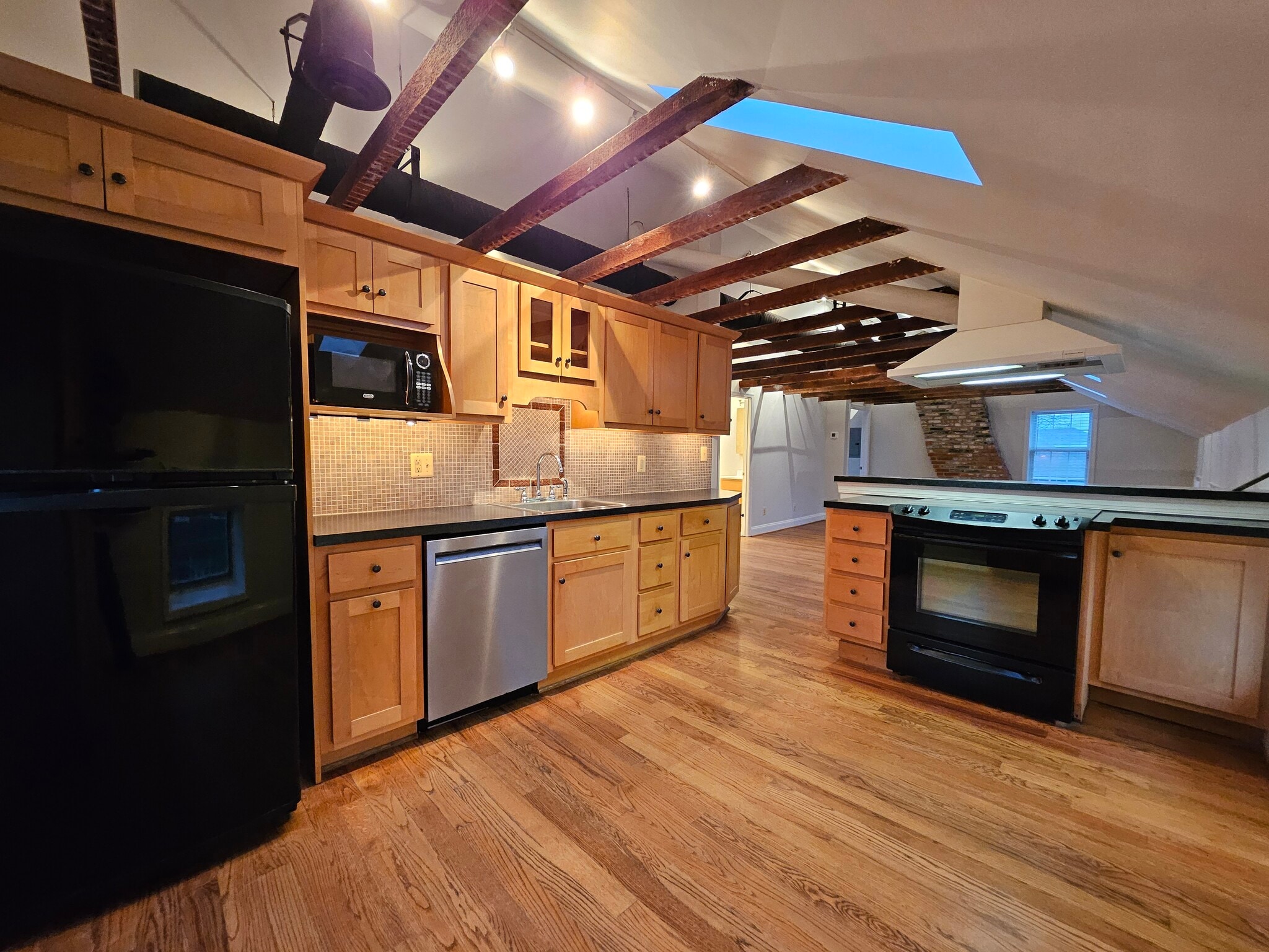 Kitchen - 718 N Stokes St