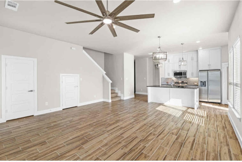 Building Photo - 130 W 5th St