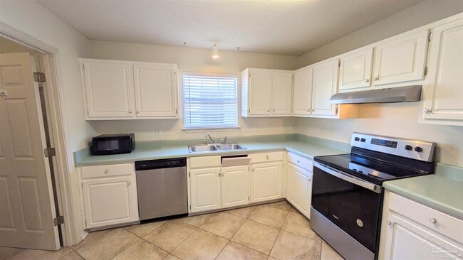 Building Photo - 213 Mirabelle Cir