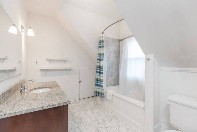 Building Photo - 15 Peverell St