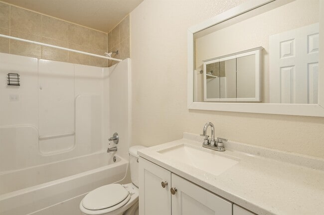 Building Photo - 113 Ramon Cardenas Dr
