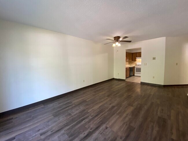 Building Photo - 377 Huse Rd