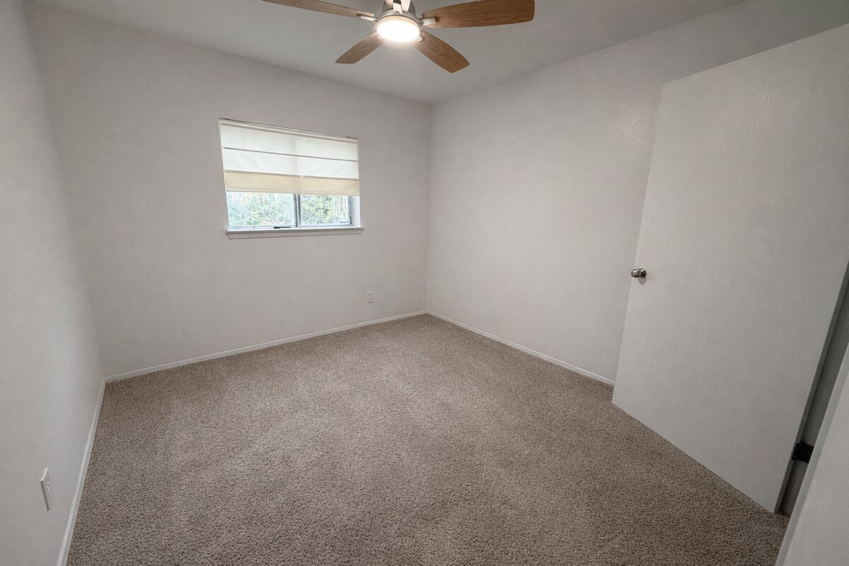 Building Photo - 3417 Harvest Dr