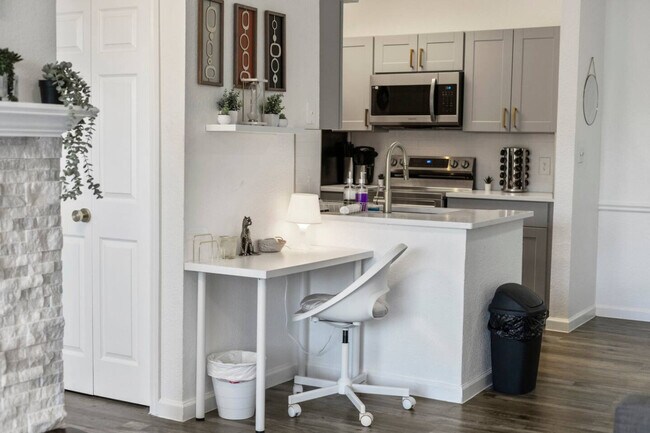 Building Photo - 2929 Kings Rd