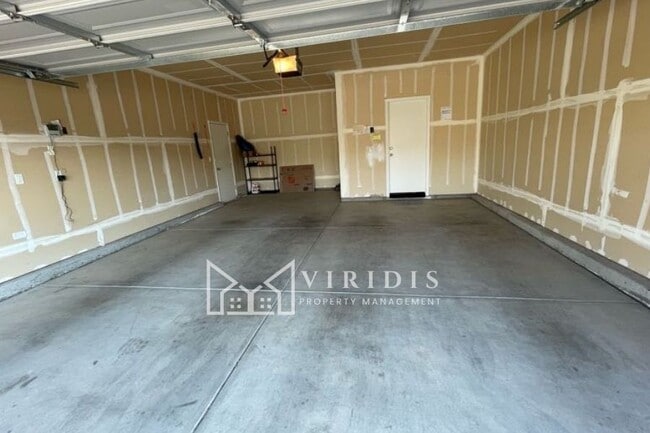 Building Photo - 3298 Tradewinds Ave