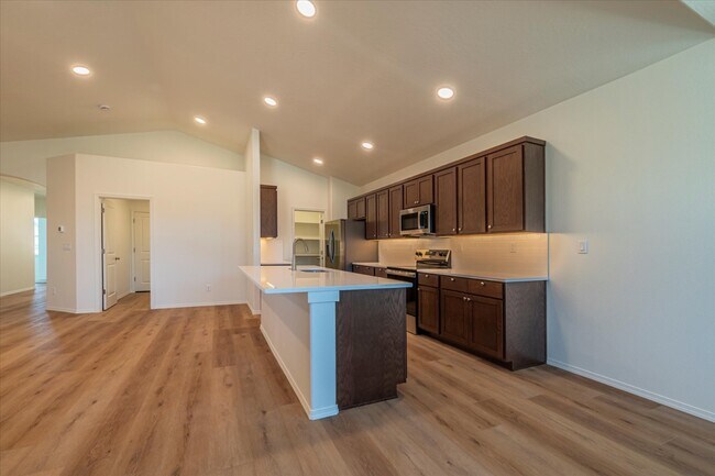 Building Photo - 761 Spyglass