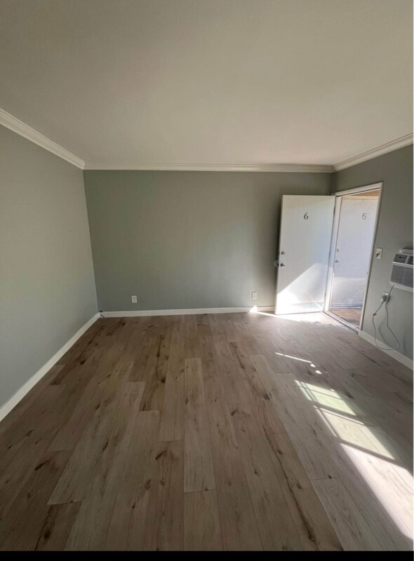 Building Photo - 20033 Saticoy St