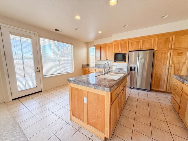 Building Photo - Spacious Milpitas 3 Bedroom 2 Bath Home