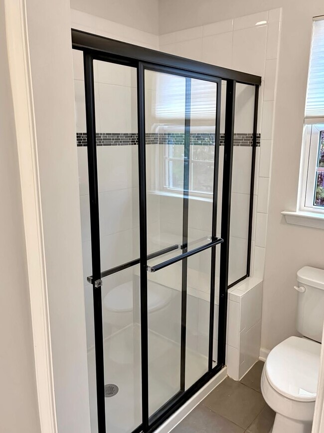 Building Photo - Modern and Luxurious 3 Bed/2.5 Bath in Atlee