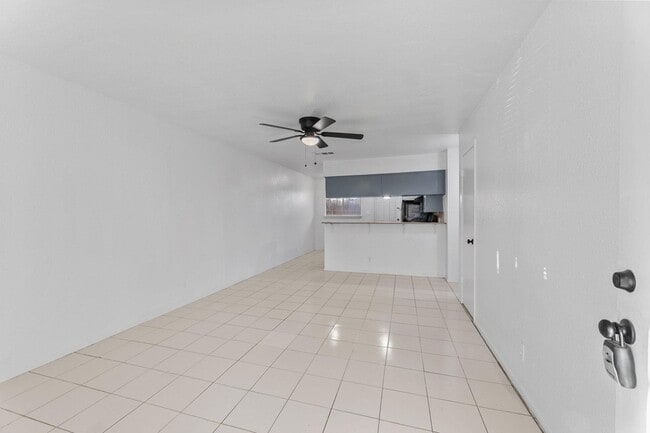 Building Photo - 11103 Renel Dr