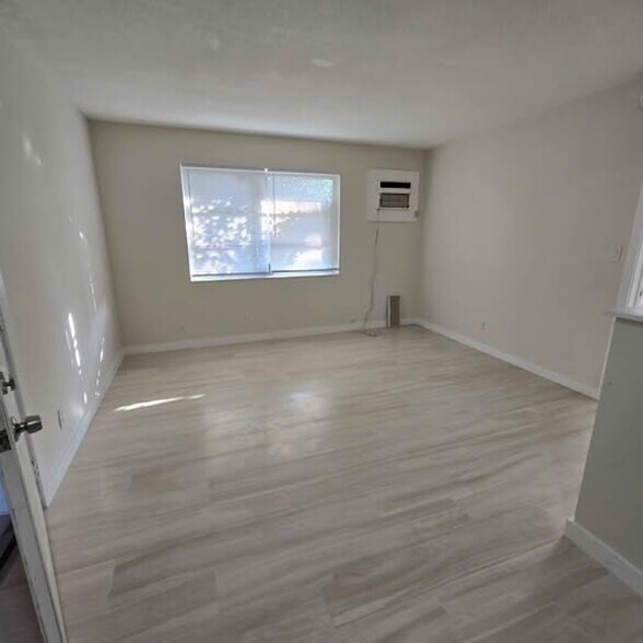 living - 1720 NE 62nd St