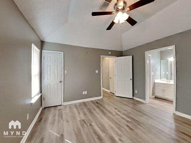 Building Photo - 1234 Grange Way Dr