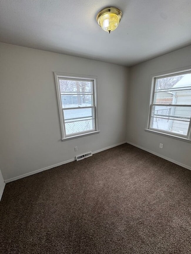 Building Photo - 2412 Juliette Ave