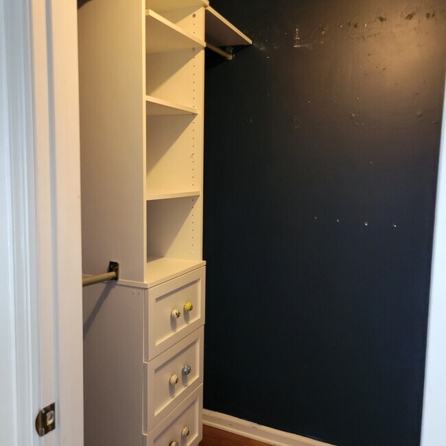 Building Photo - 110 Hilton Ln