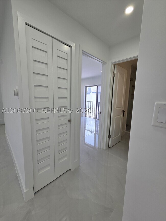 Building Photo - 15434 SW 85th Ln