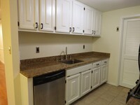 Building Photo - Bright and Spacious 1 Bedroom on 2nd floor