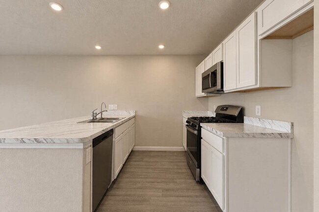 Building Photo - 68 Rd 51026
