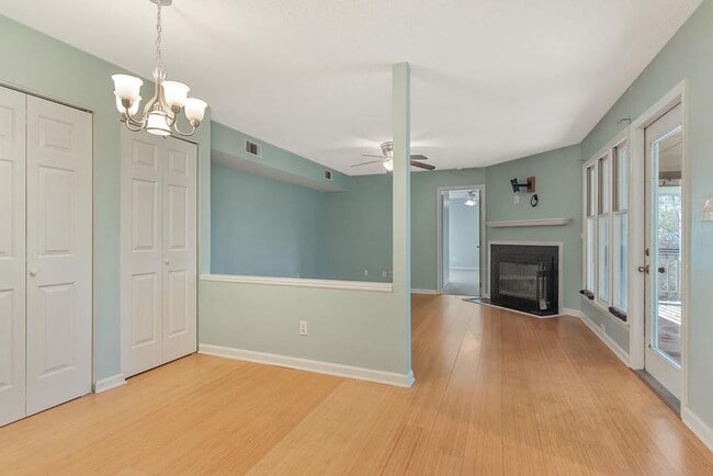 Building Photo - 2 Bedroom Condo Near Rex Hospital!