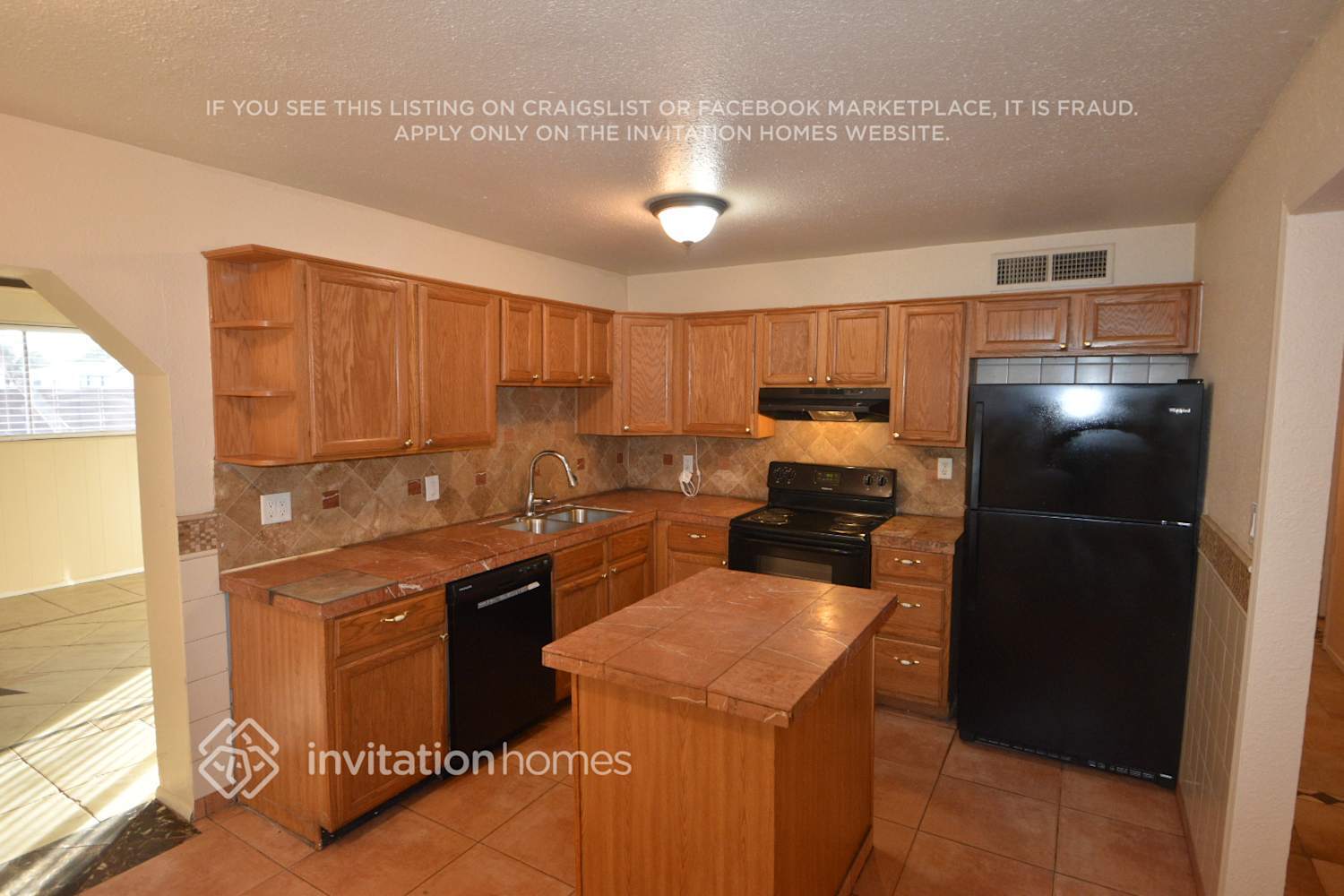 Building Photo - 3735 W Columbine Dr