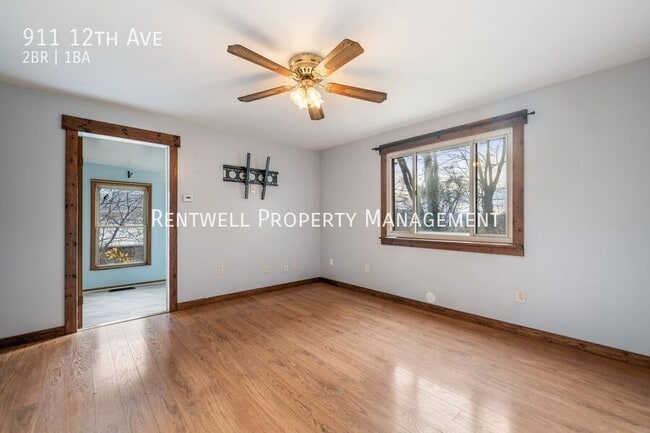 Building Photo - 911 12th Ave