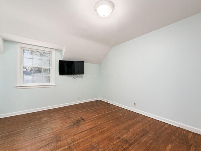 Building Photo - 495 Northview Dr