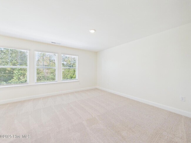 Building Photo - 458 Channel Drop Dr