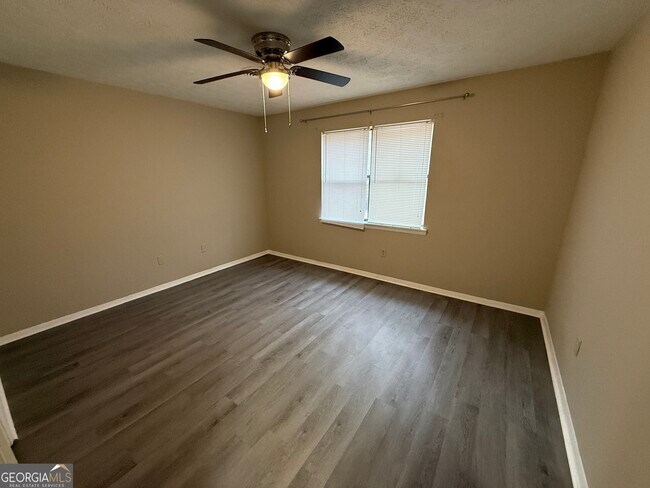 Building Photo - 1605 Cedar Shoals Dr