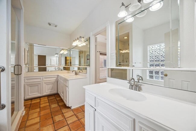 Building Photo - 1339 Parkway Ct