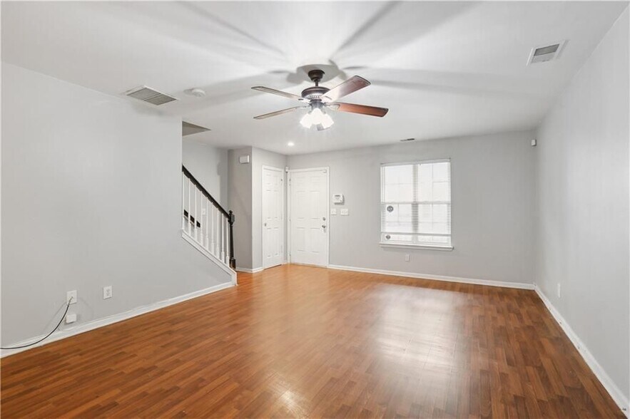 Building Photo - 1823 Devon Dr