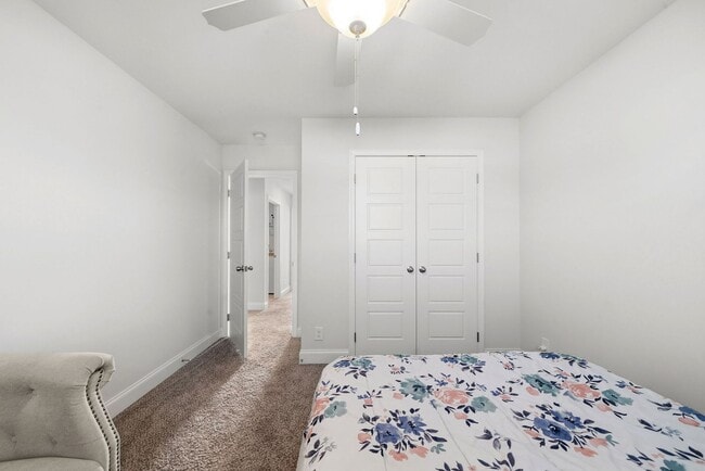 Building Photo - 3 Bedroom 2 1/2 Bath Home For Rent Near Post!