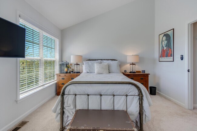 Building Photo - 11429 Log Ridge Dr