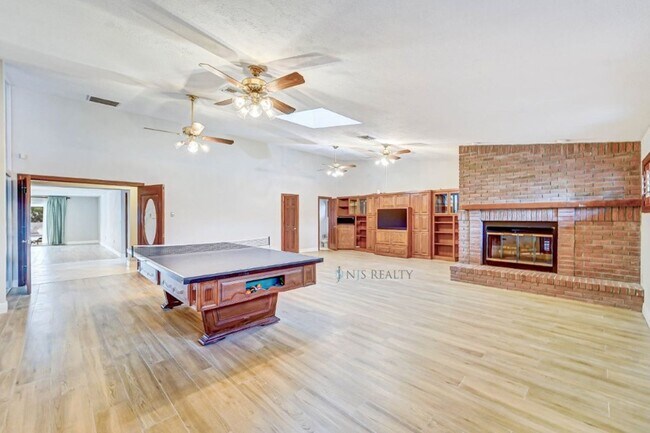 Building Photo - 5060 Porpoise Pl