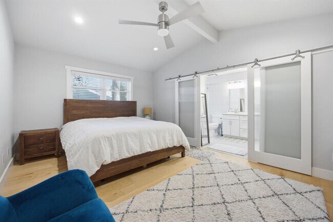 Building Photo - 9707 Bordeaux Ln