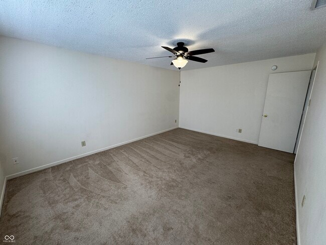 Building Photo - 2274 Bridlewood Dr