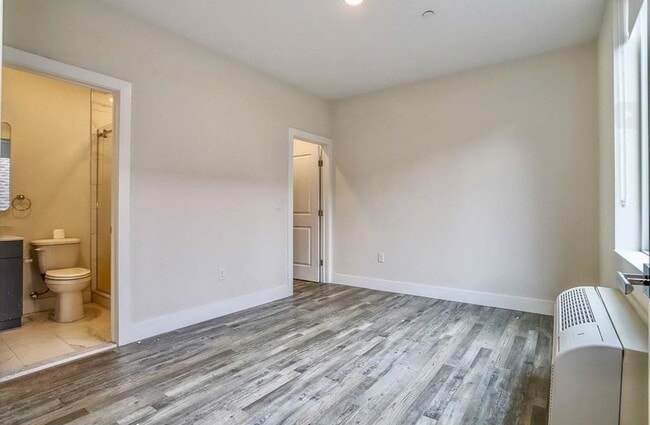 Building Photo - 140 Avenue B