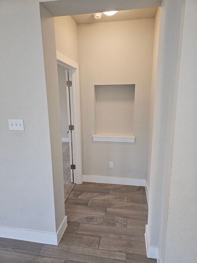 Building Photo - $500 discount for Lease signed in June!