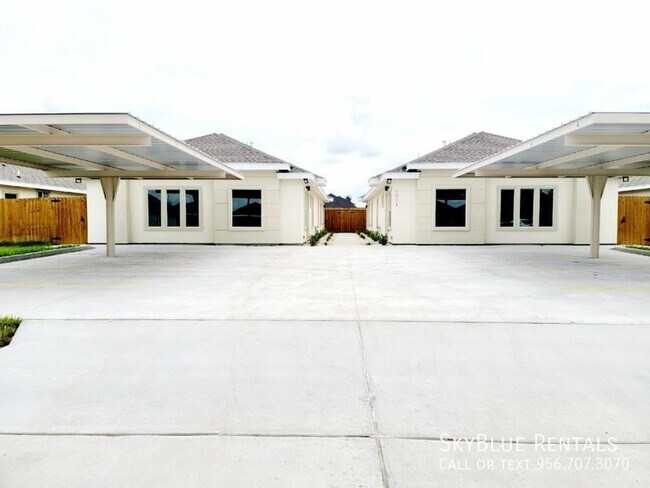Primary Photo - 5901 Puffin Ave