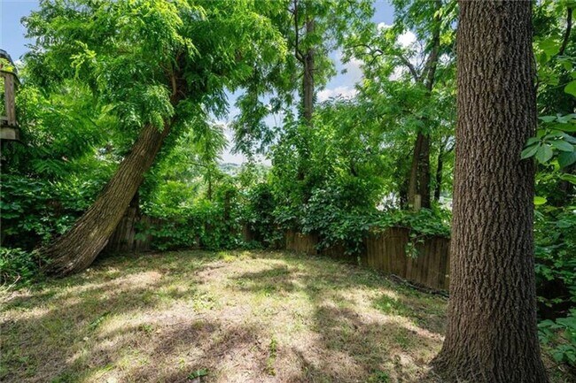 Building Photo - *Newly Renovated 1-Bedroom *Open Concept Living in this Canonsburg Apartment