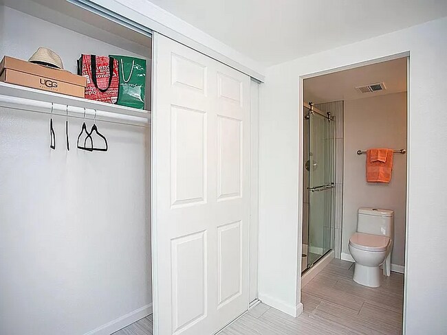 Building Photo - 7940 E Camelback Rd