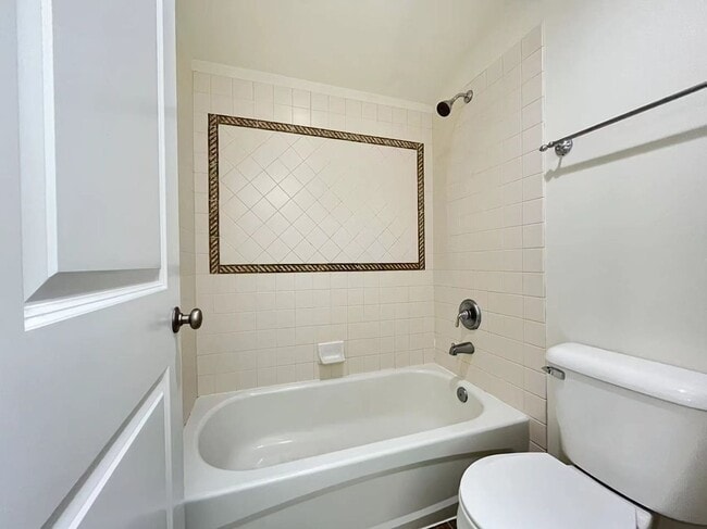 Building Photo - Great town house for rent