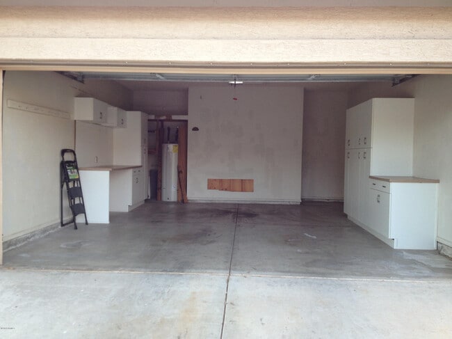 Building Photo - 4648 W Harrison St