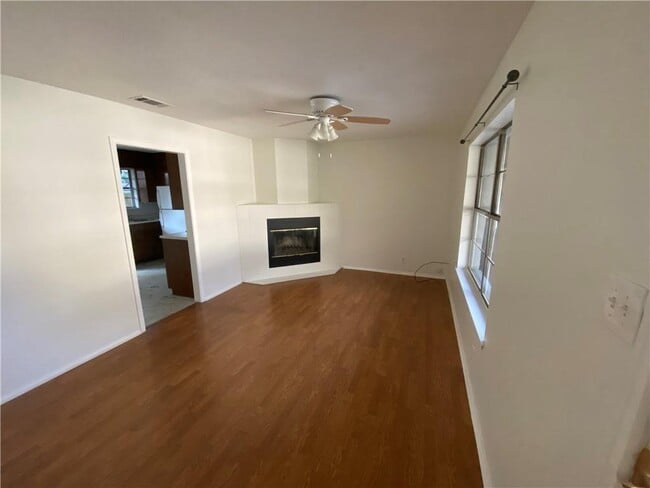 Building Photo - 8309 Hathaway Dr