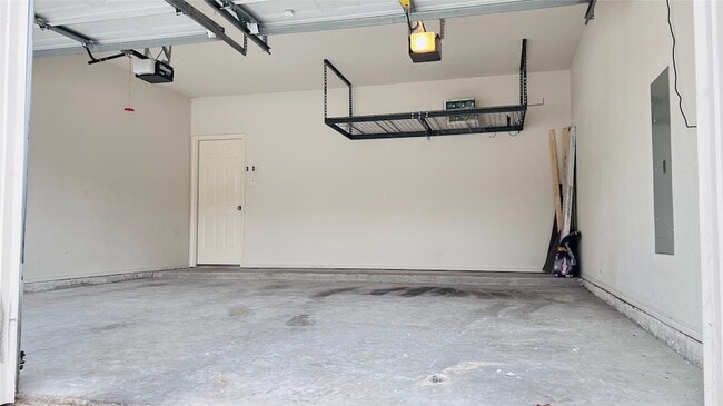 Building Photo - 818 Green Pond Dr