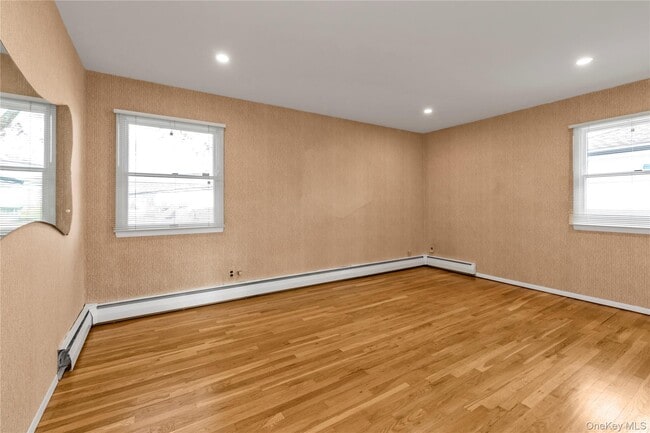 Building Photo - 681 Flanders Dr