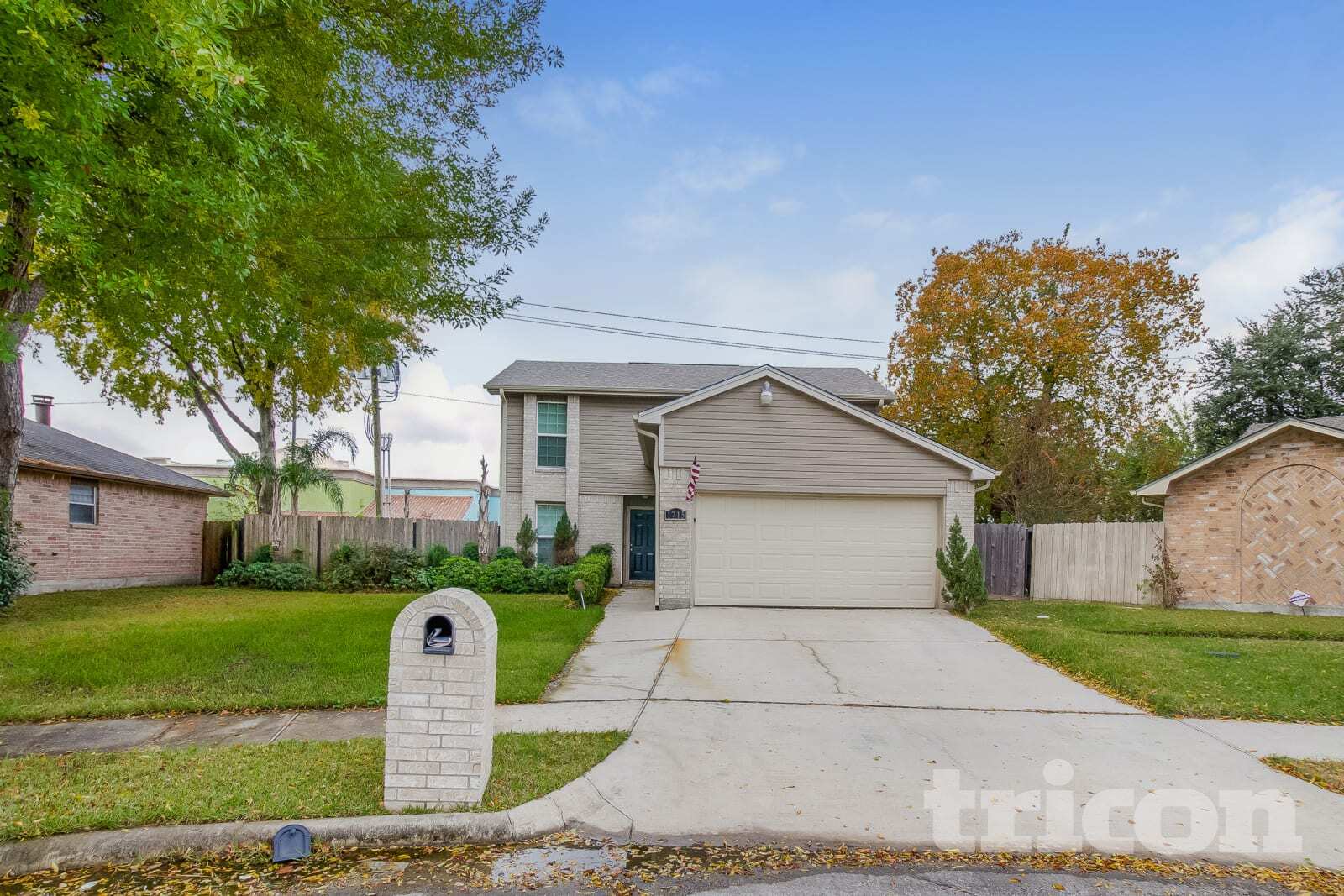 Building Photo - 1715 Evesham Dr