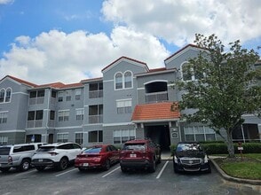 Building Photo - 18001 Richmond Pl Dr